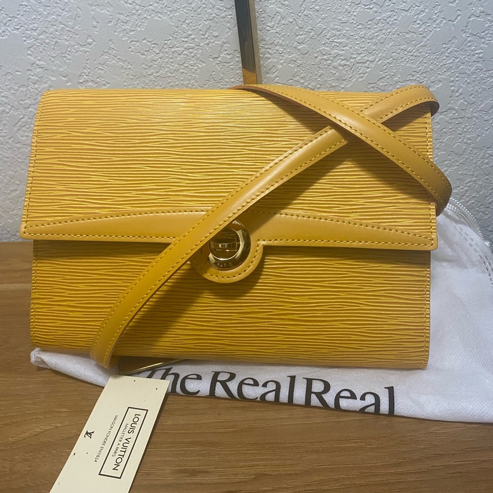 Louis Vuitton leather epi shoulder bag arche